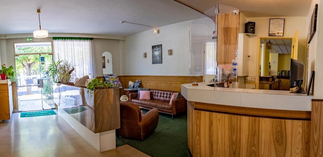 Hotel Christina Шатору Экстерьер фото