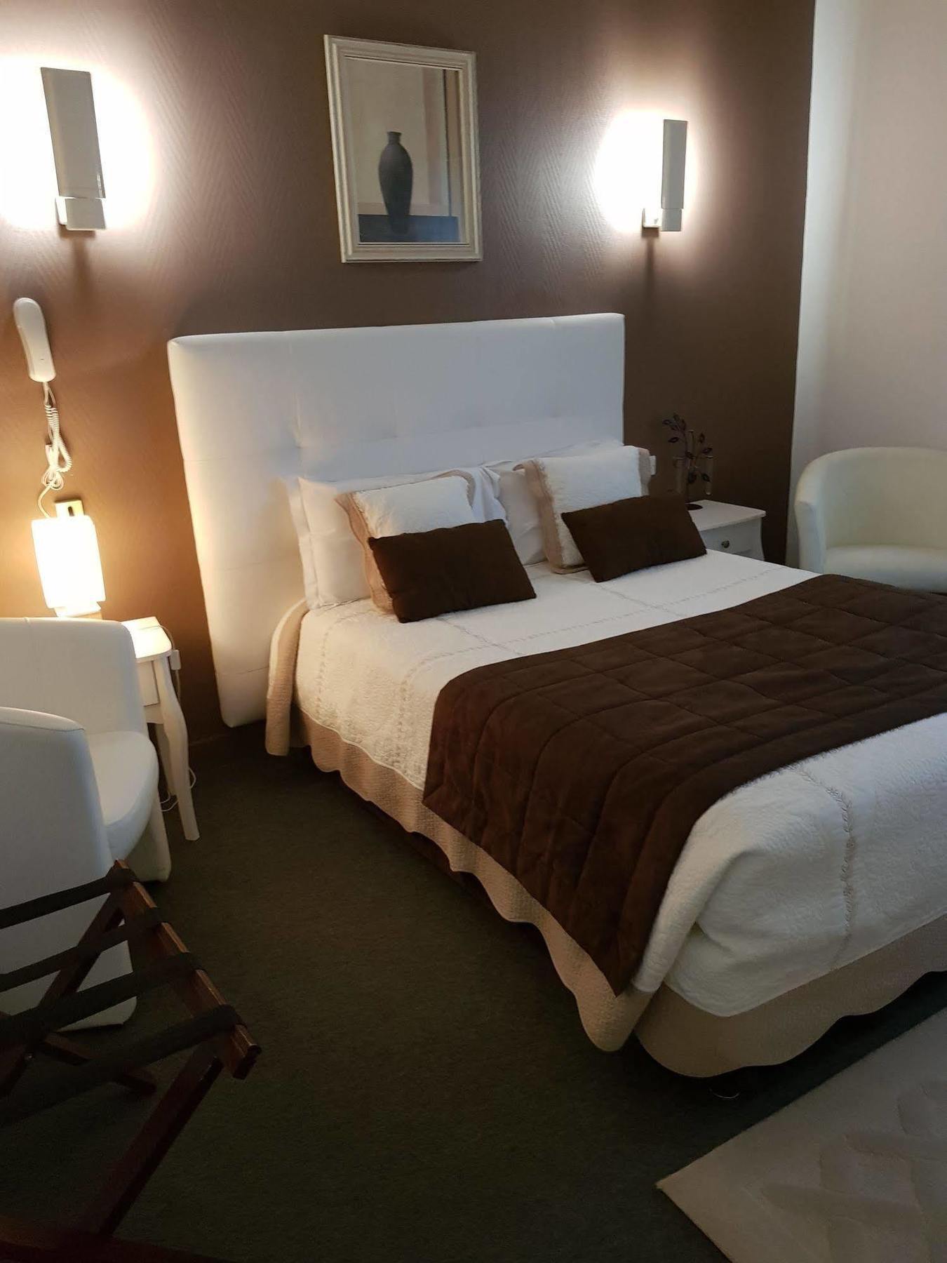 Hotel Christina Шатору Экстерьер фото