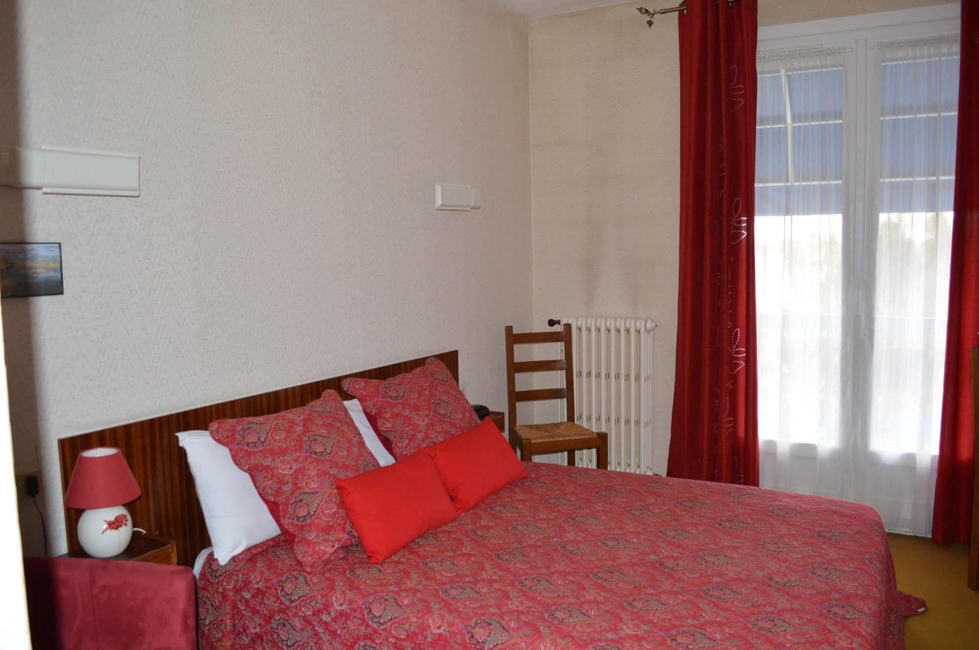 Hotel Christina Шатору Экстерьер фото