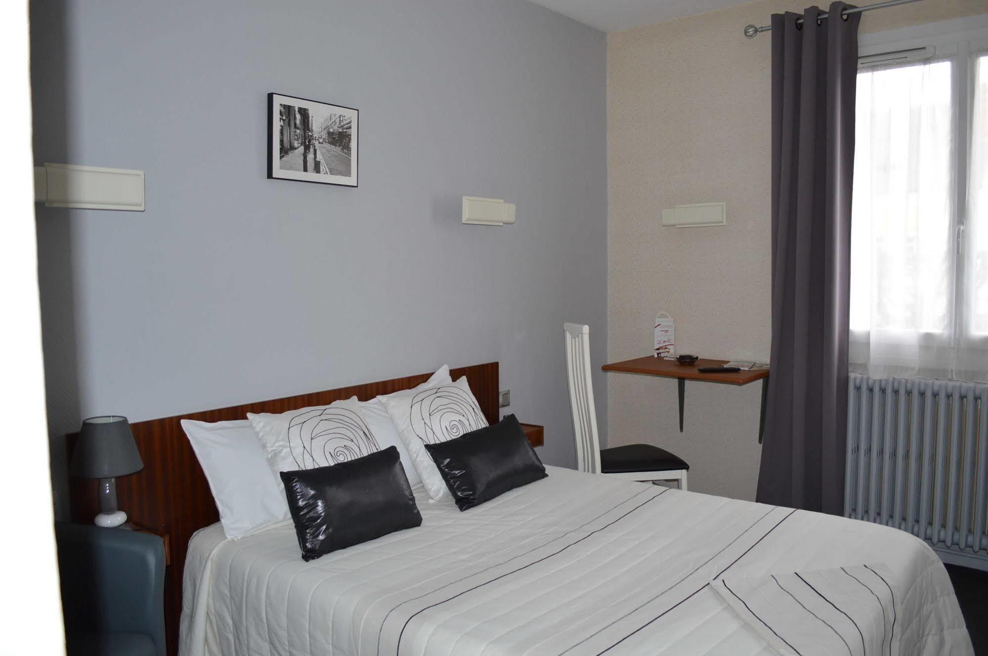 Hotel Christina Шатору Экстерьер фото